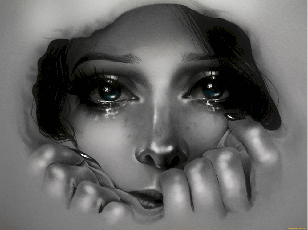 Девушка со слезами на глазах