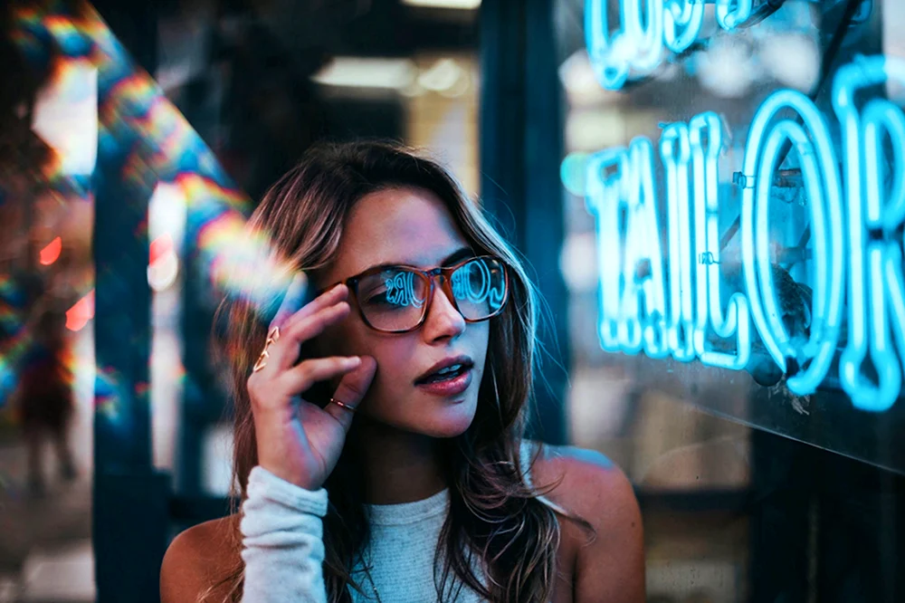 Неон Brandon Woelfel