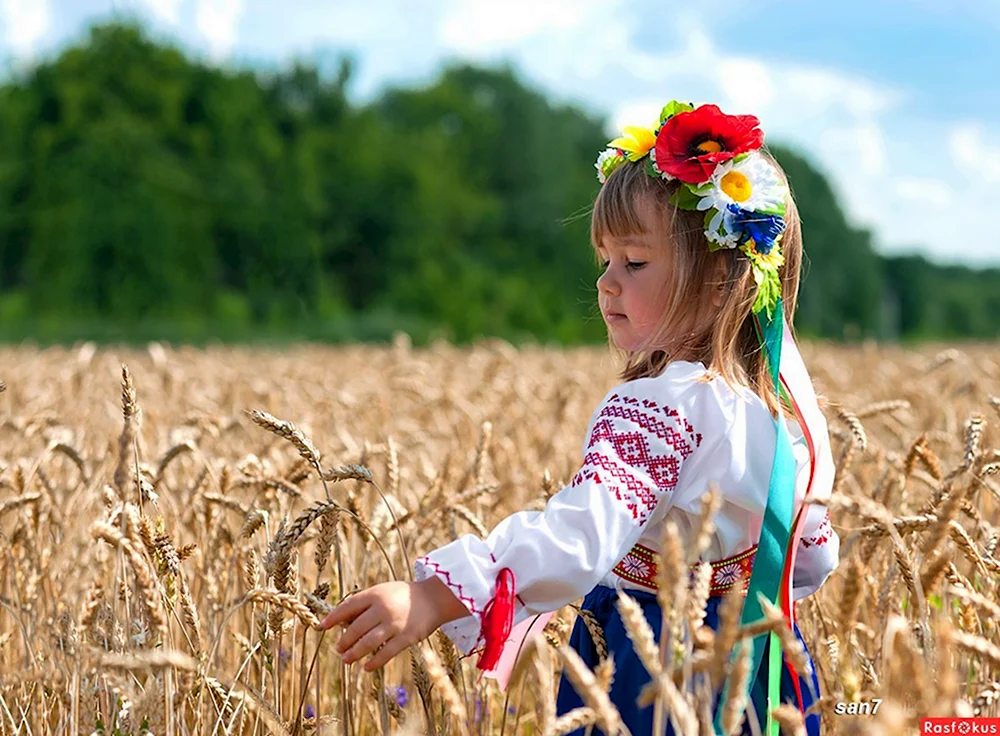 Украинка в поле