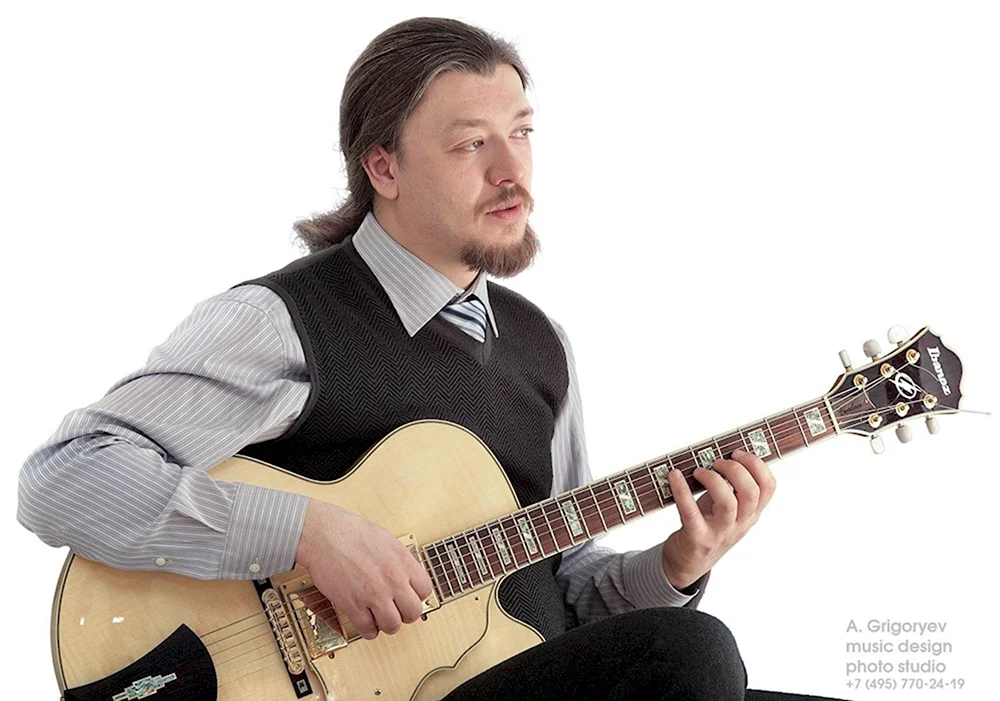 Александр Брехов гитарист