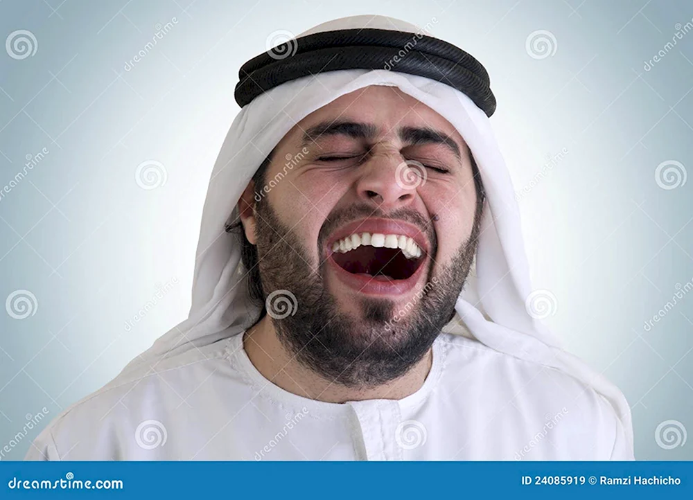 Араб смеется