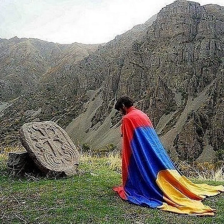 Армяне флаг