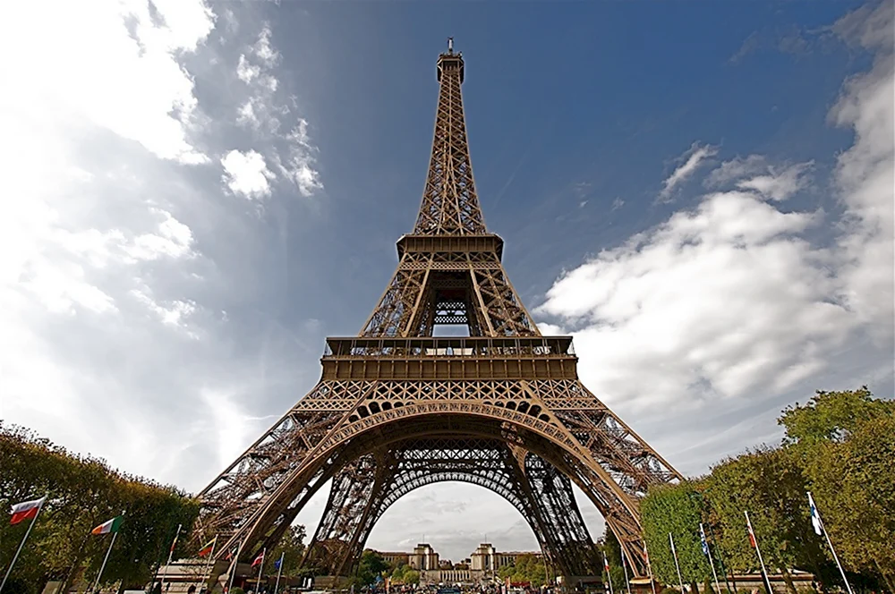 Башня эльфивая башня в Париже