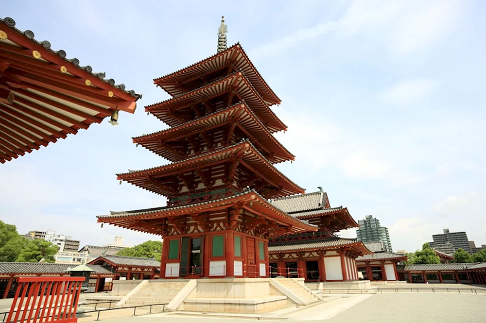 Буддийский храм-пагода в Японии
