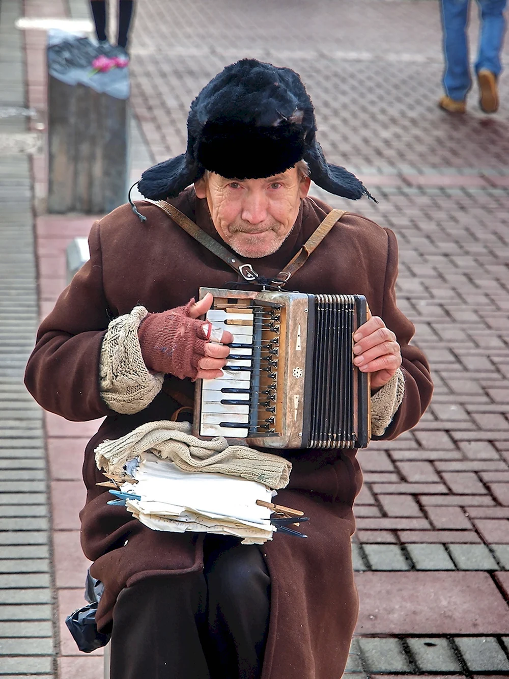 Человек с гармошкой