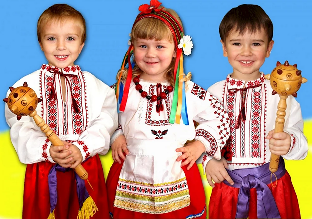 Дети в украинских национальных костюмах