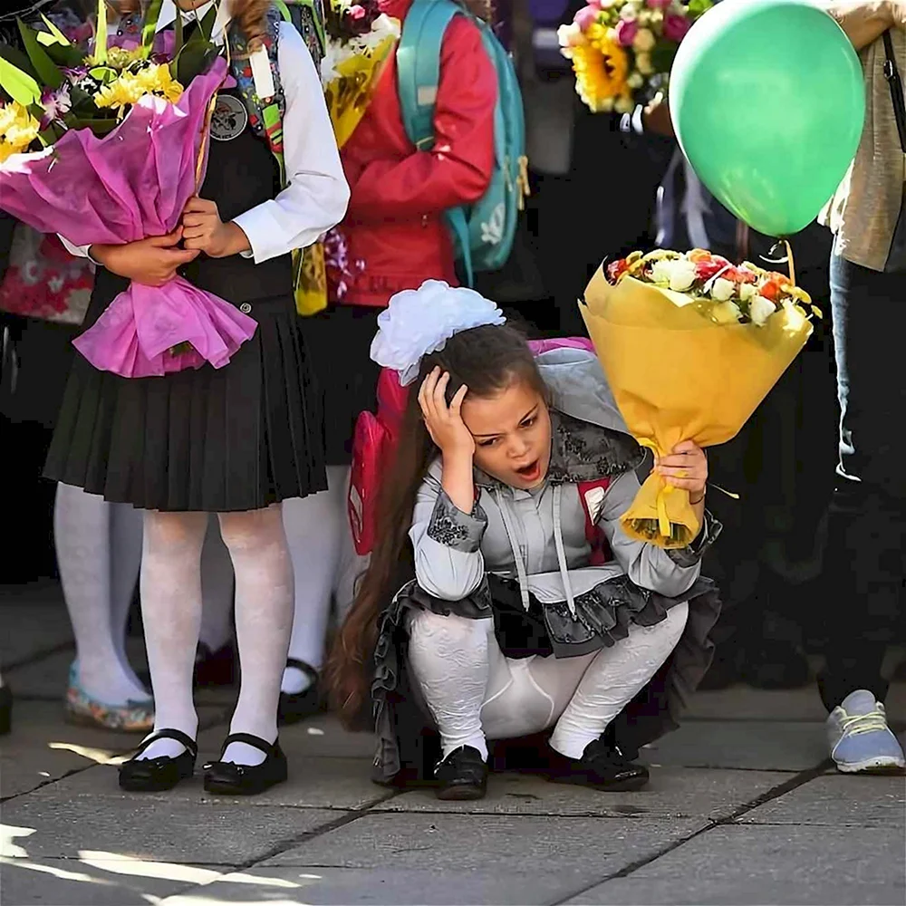 Девочки на школьной линейке