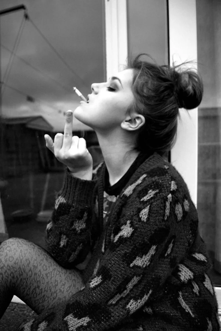 Девушка с сигаретой Эстетика