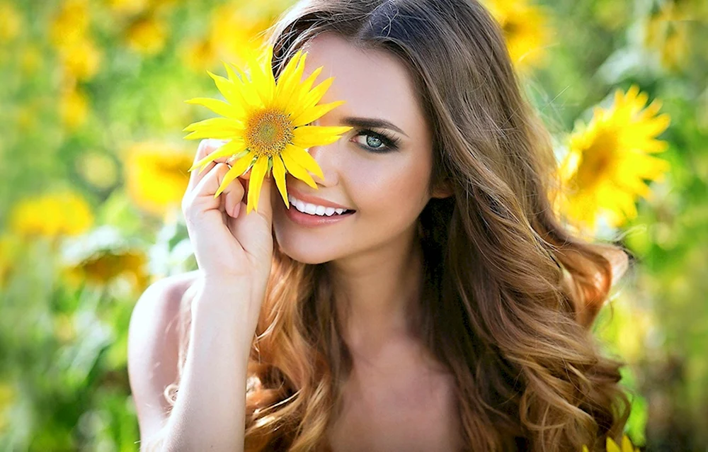 Девушка улыбка цветы