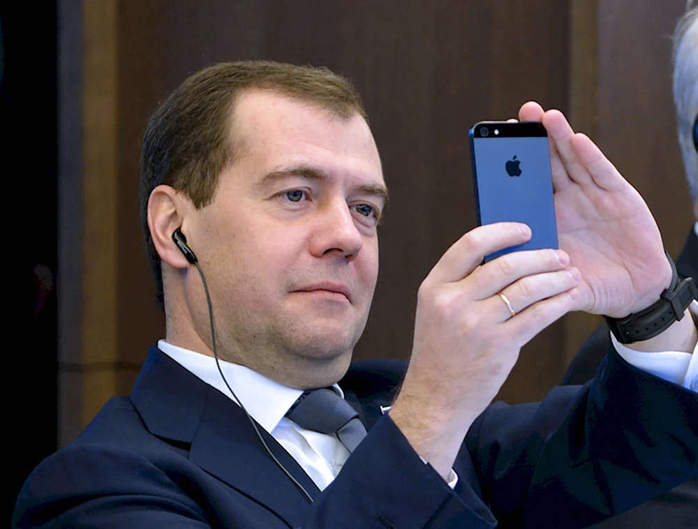 Дмитрий Медведев 2022