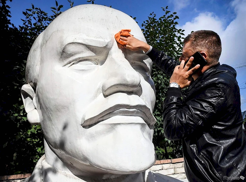 Эмоциональные скульптуры в России
