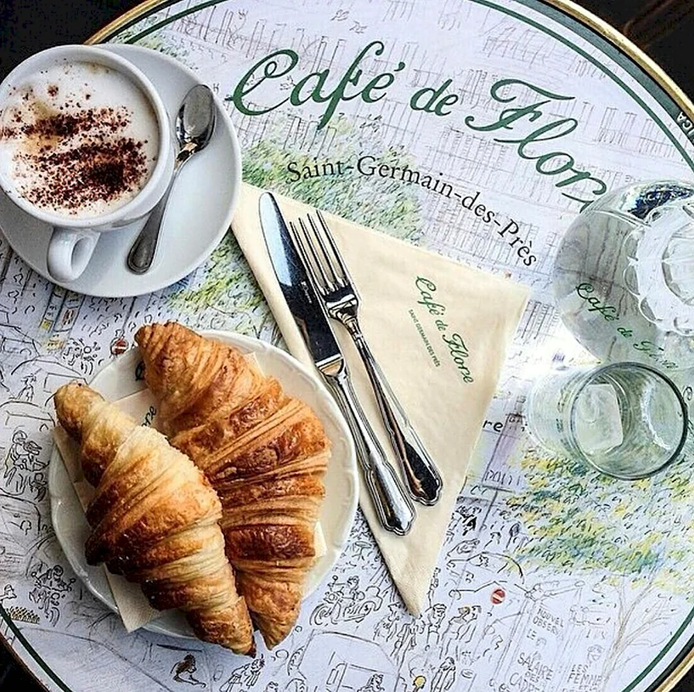 Франция Париж кафе кофе круассан