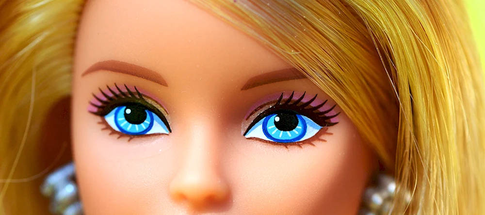 Глаза куклы Барби