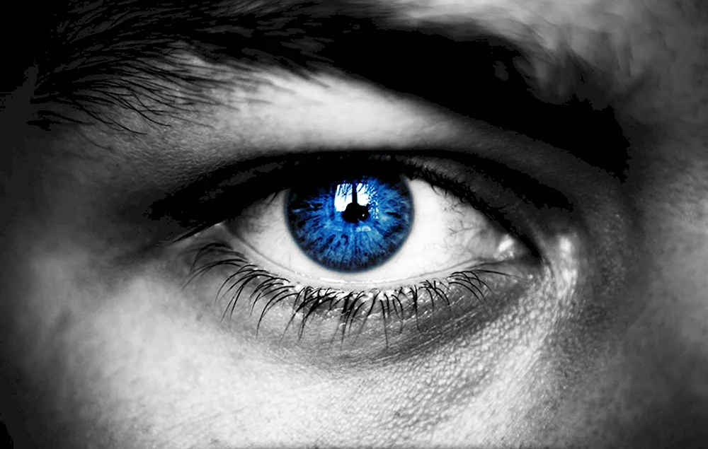 Голубые глаза мужские