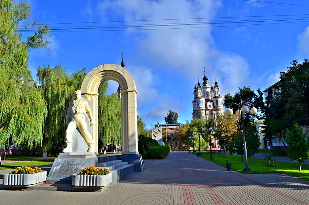 Современная Калуга. Калуга площадь города. Город Калуга памятник.