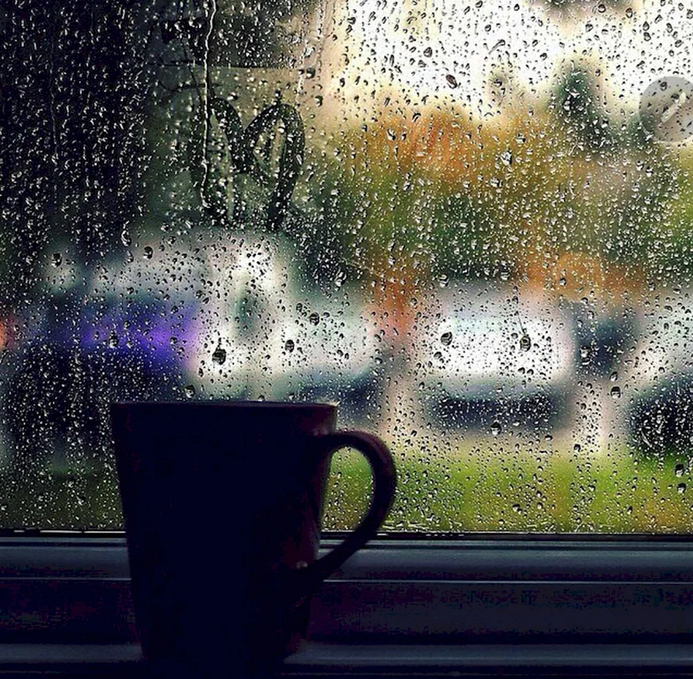 Кофе и дождь за окном