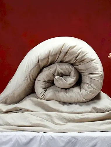 Креативная реклама кроватей