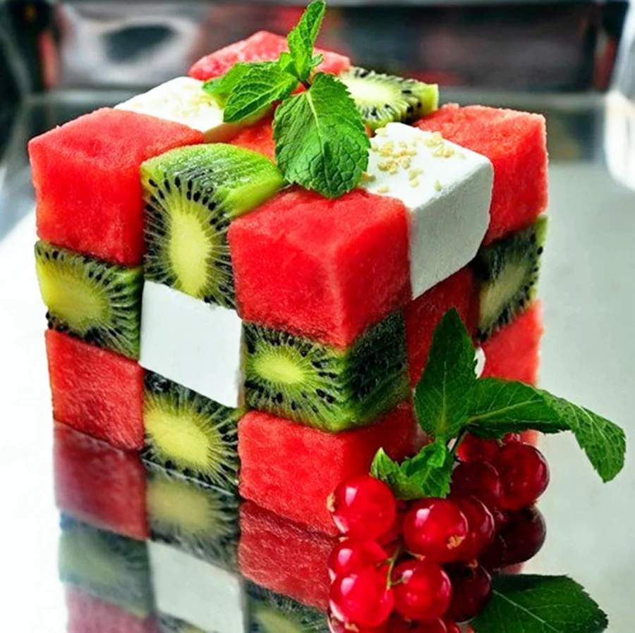Кубики из фруктов