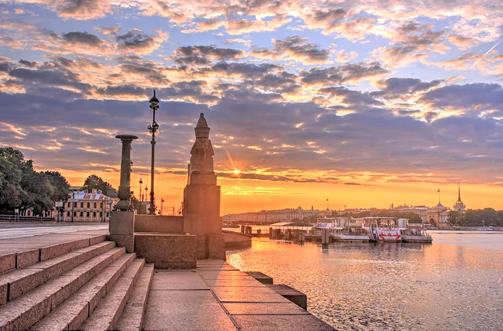 Летний Санкт-Петербург в хорошем качестве