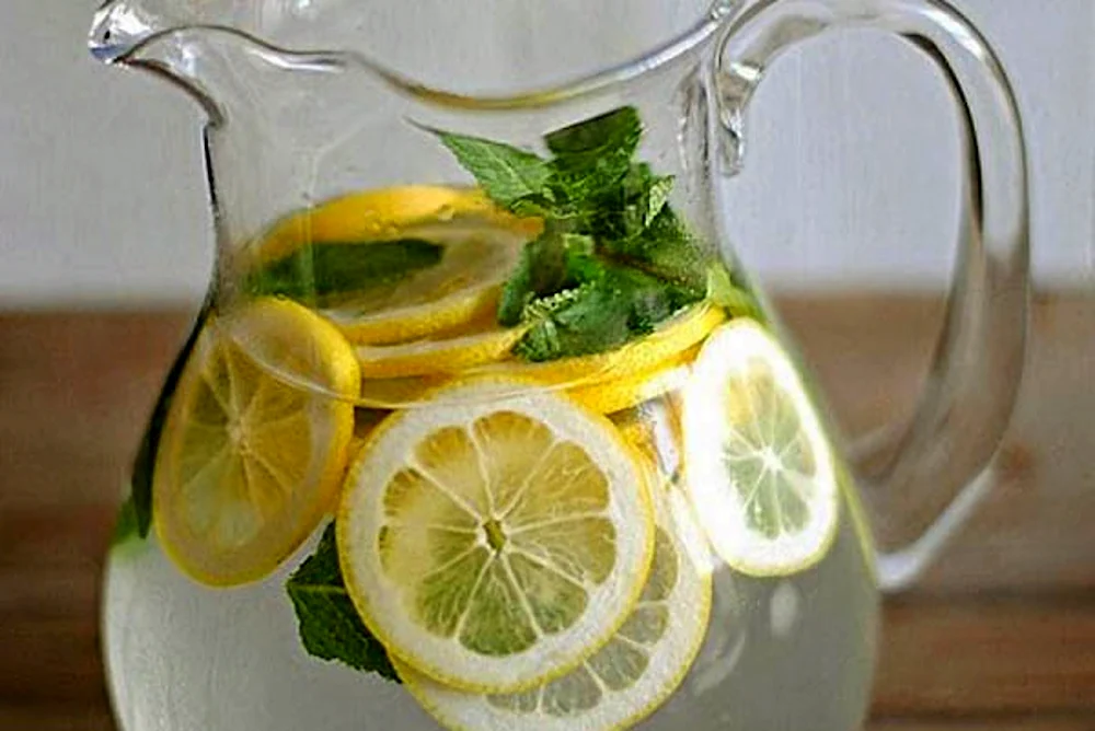 Лимон со льдом