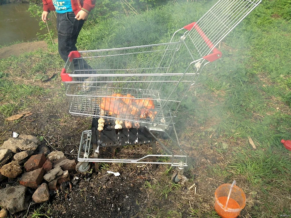 Мангал из магазинной тележки