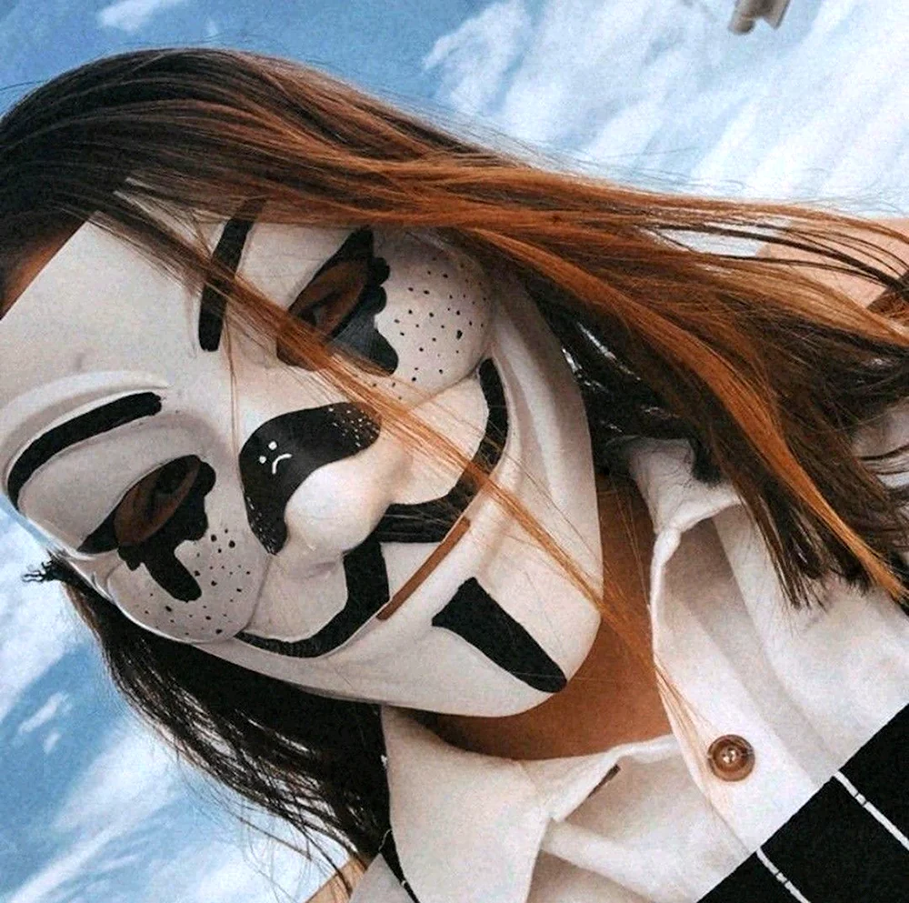 Маска Анонимуса для девочек