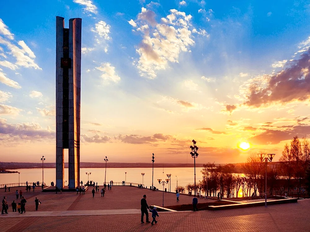 Монумент дружбы народов Ижевск