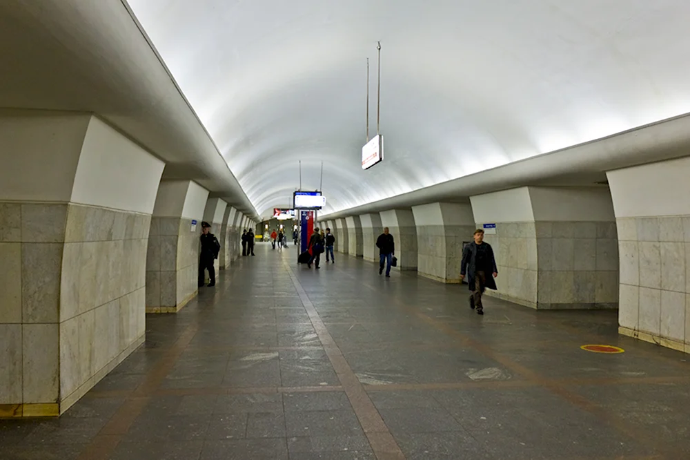 Московский метрополитен станция Октябрьская Калужско-Рижской линии