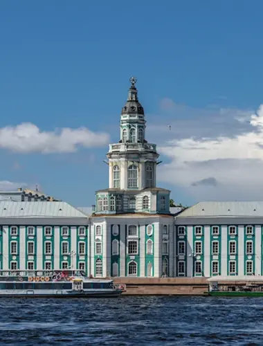 Музей Кунсткамера в Санкт-Петербурге