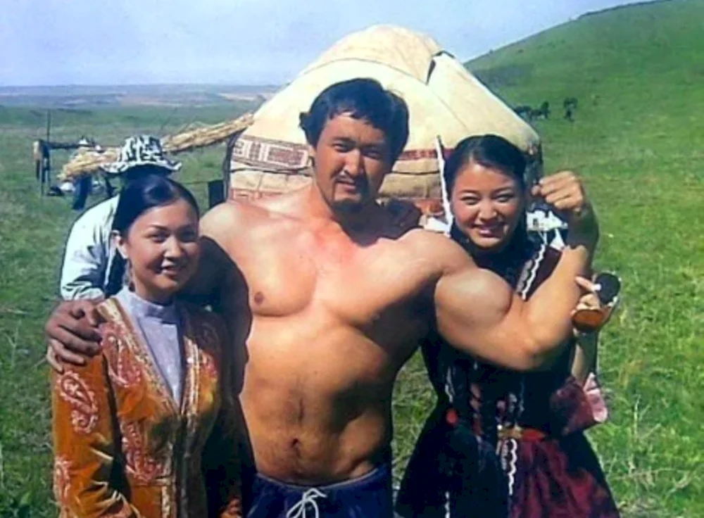 Накаченный Монгол
