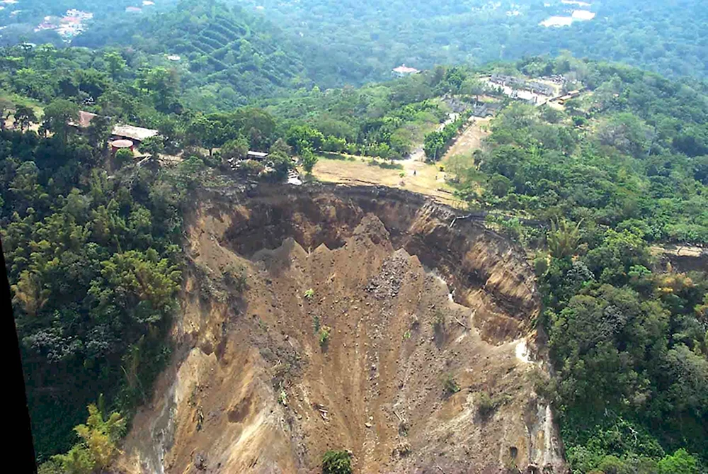 Оползень Коста Рика