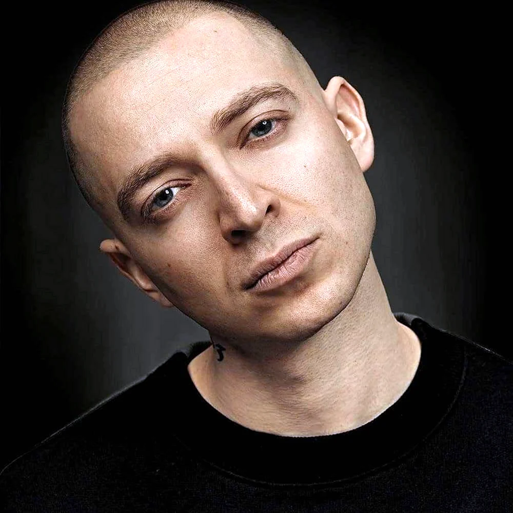 Про oxxxymiron. Oxxxymiron. Рэпер Оксимирон.