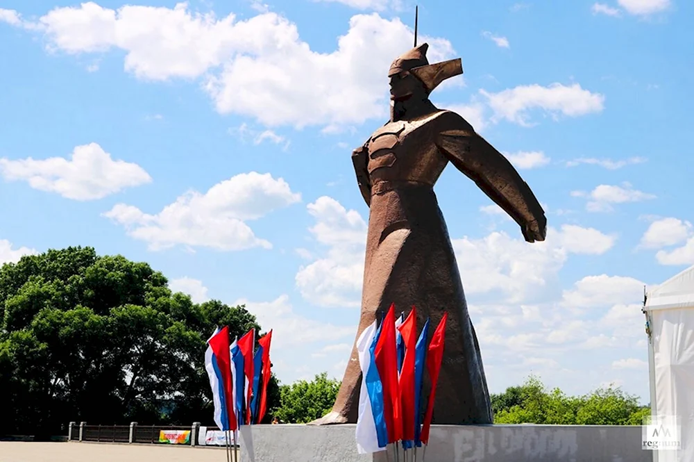 Памятник солдату Красногвардейцу в Ставрополе