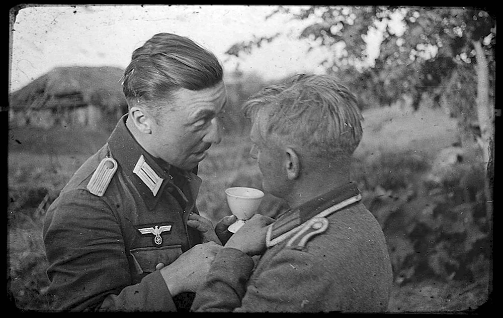 Пьяные немецкие солдаты