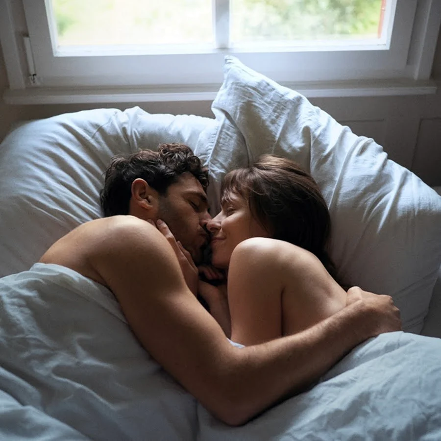 Поцелуи в кровати