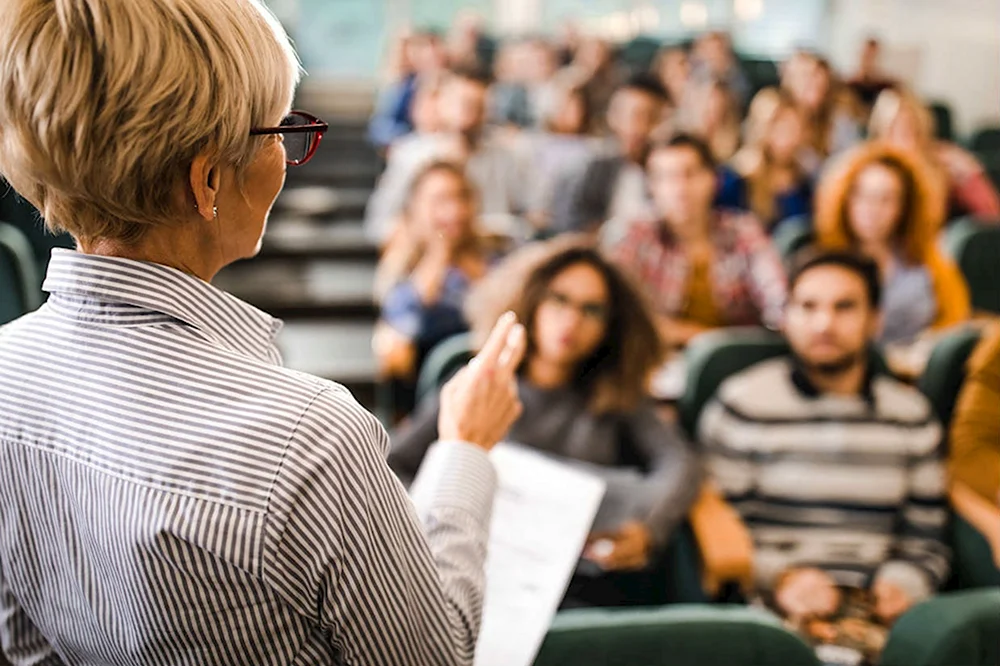 Преподаватель и студент