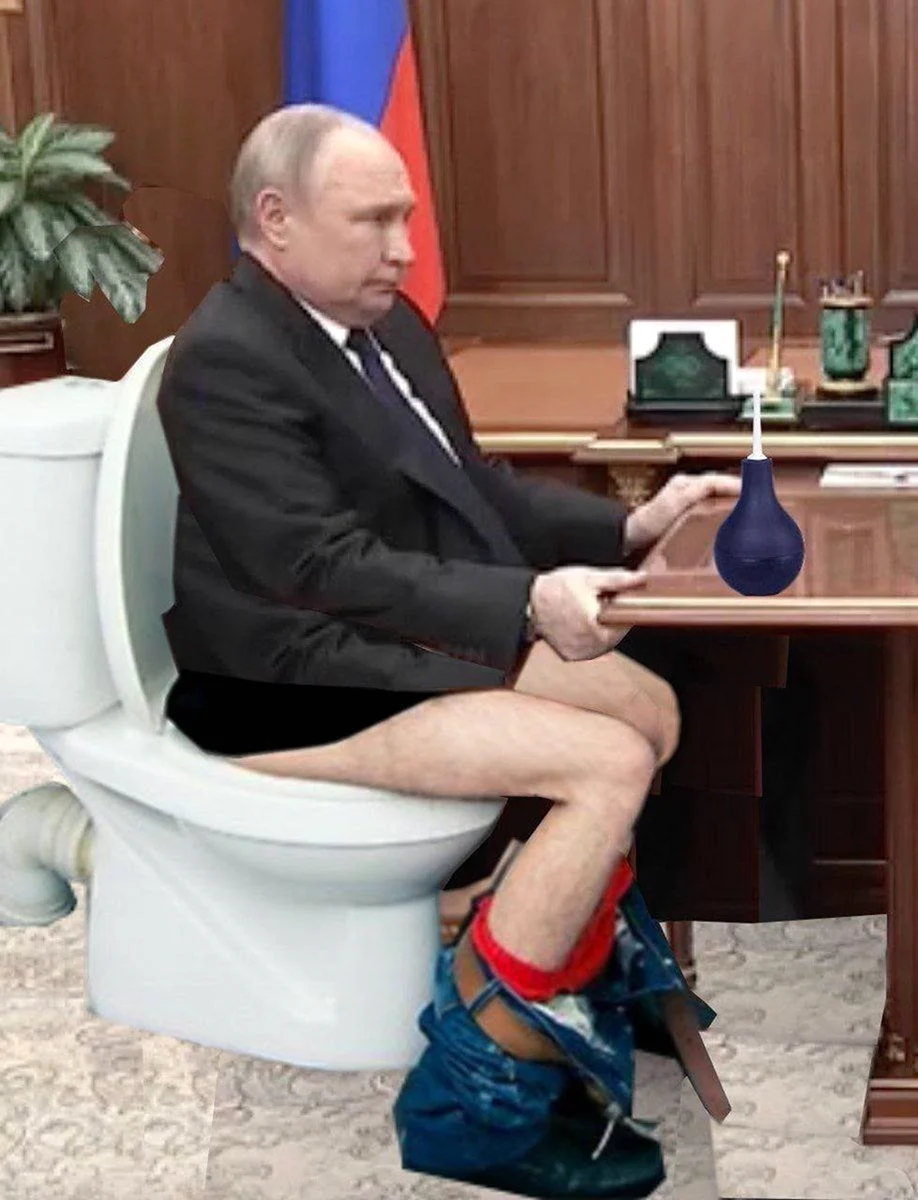 Путин держится за стул