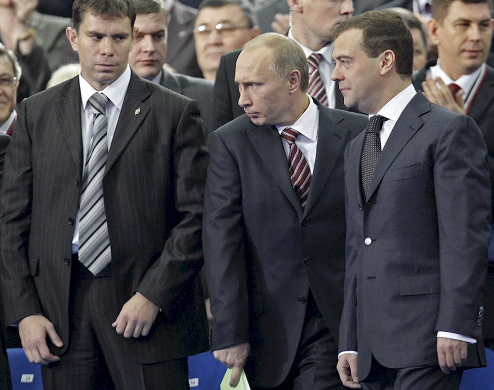 Путин и Медведев смешные