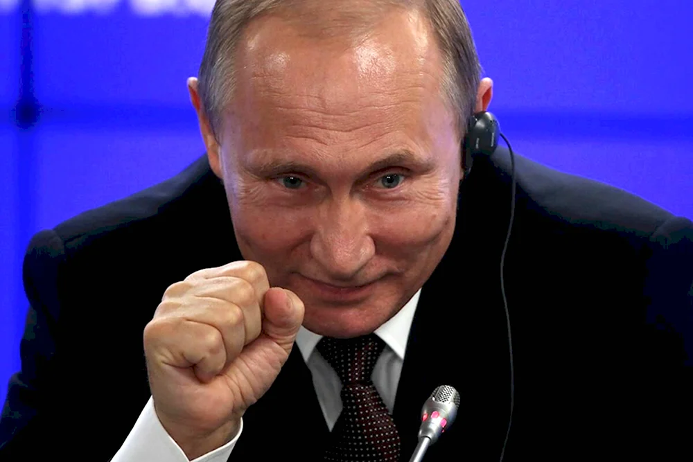 Путин показывает язык и фигу пикабу