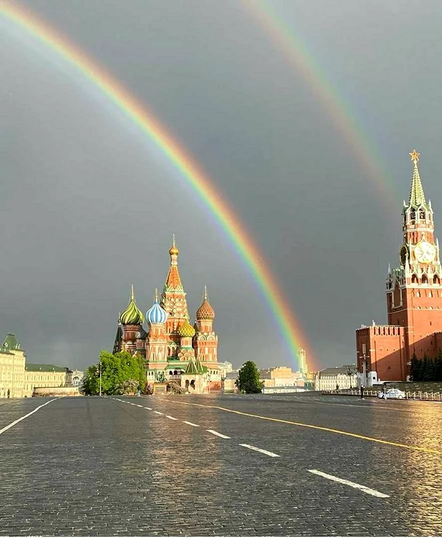 Радуга над красной площадью