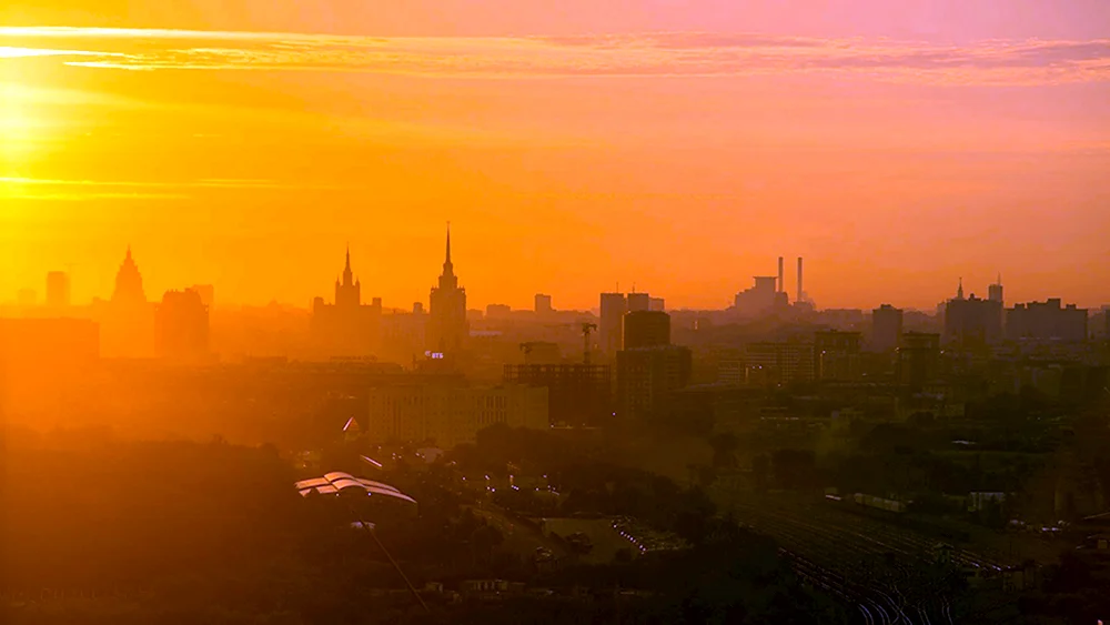 Рассвет в Москве