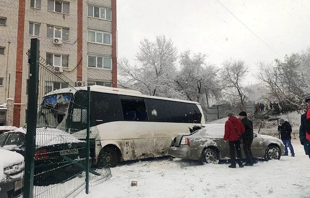 Саратов авария автобус