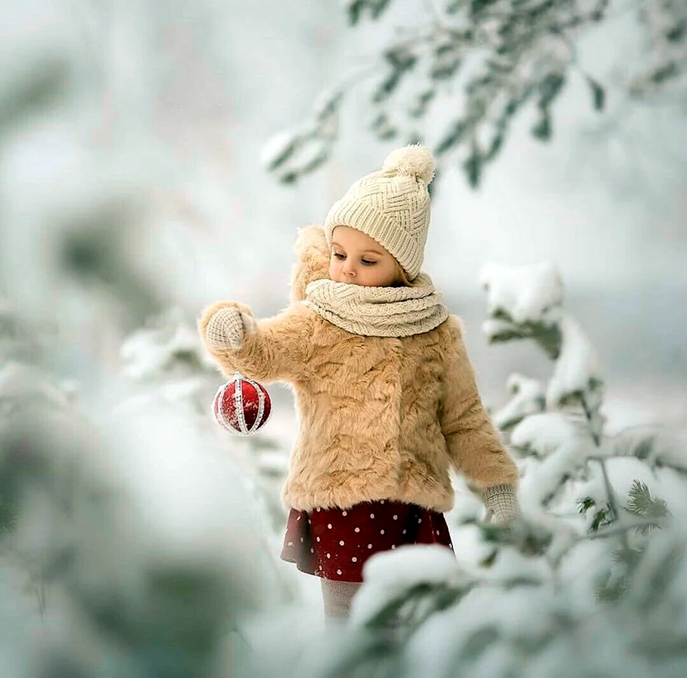 Счастливые дети зима
