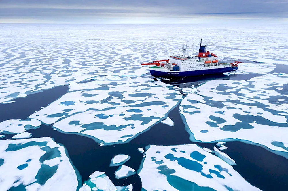 Северный Ледовитый океан ледокол