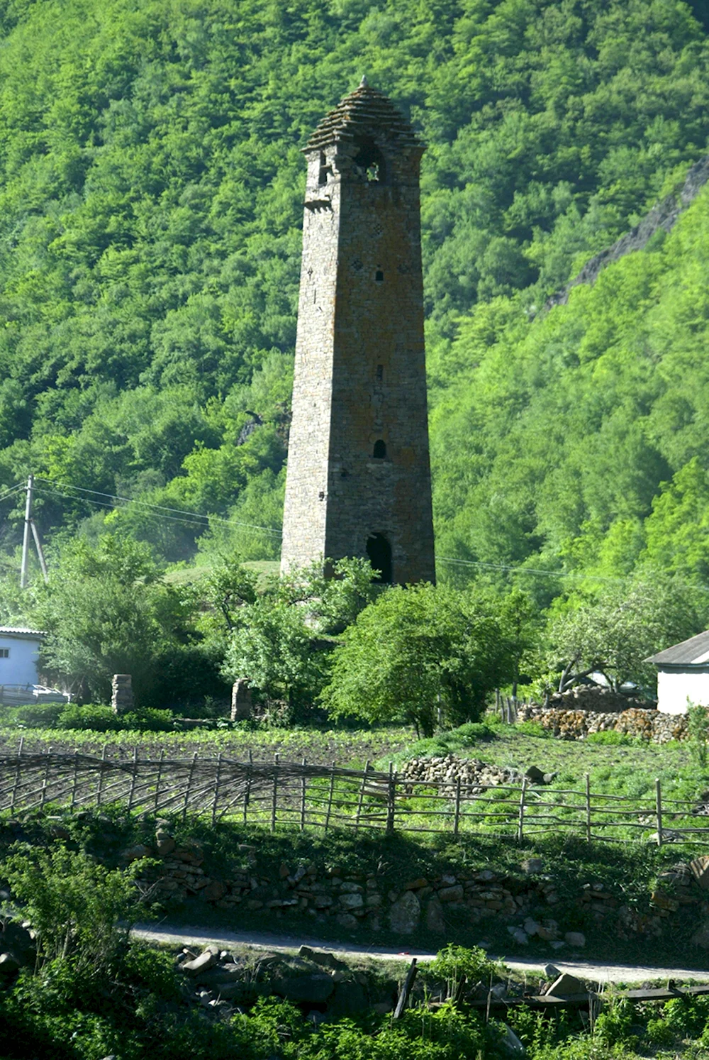 Шатой башня