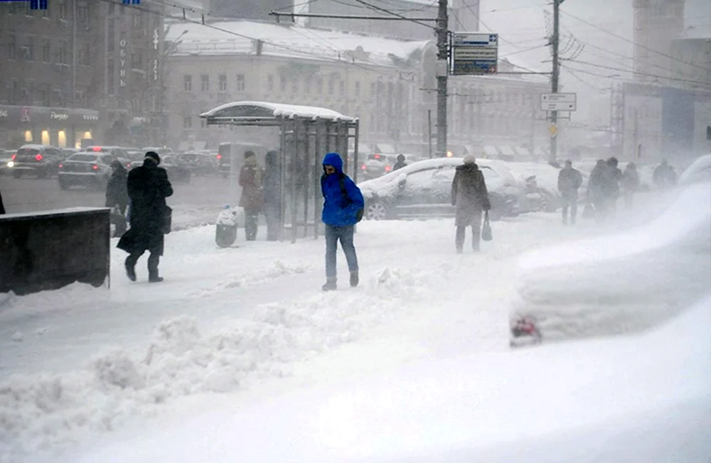 Сильная метель в Москве