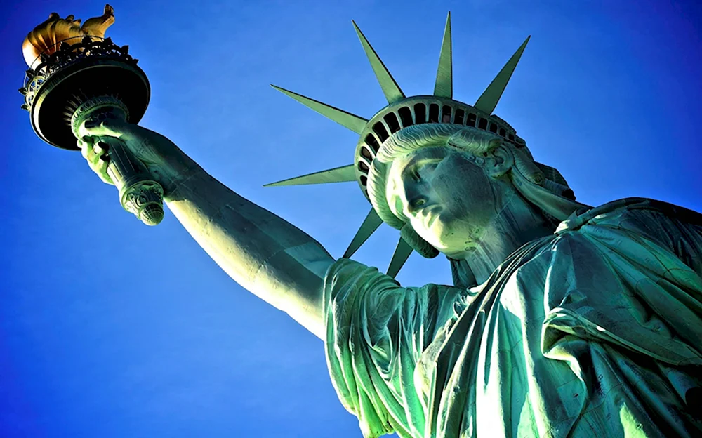 Символ Америки статуя свободы