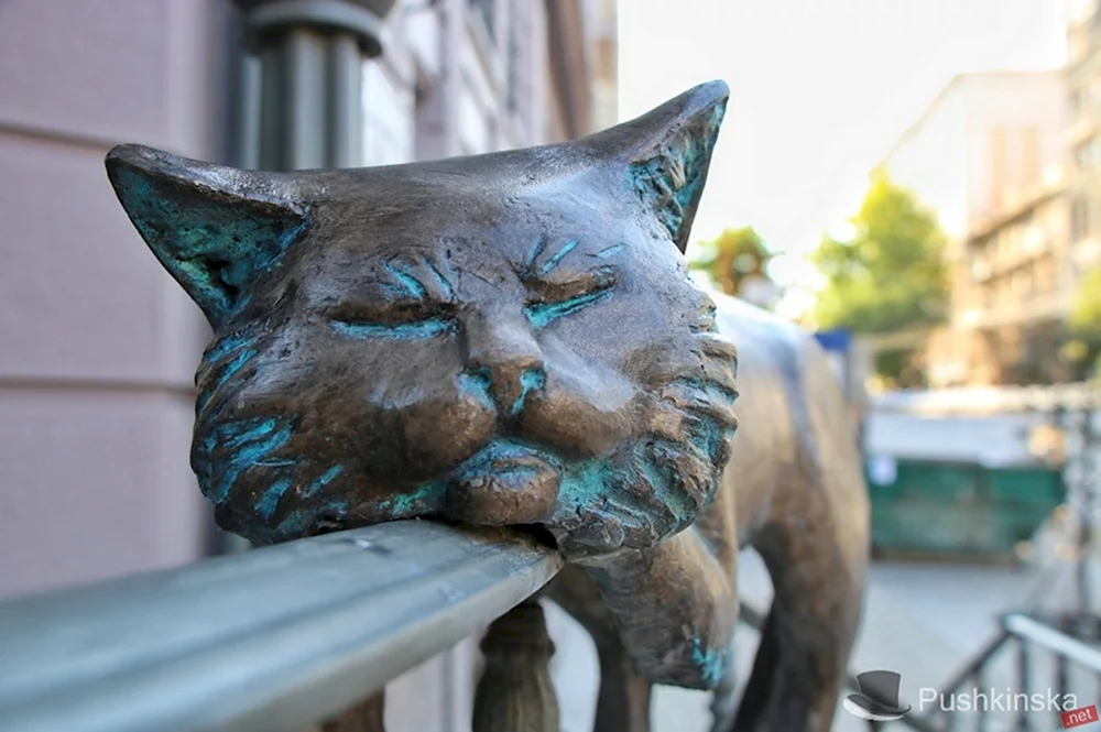Скульптура кота