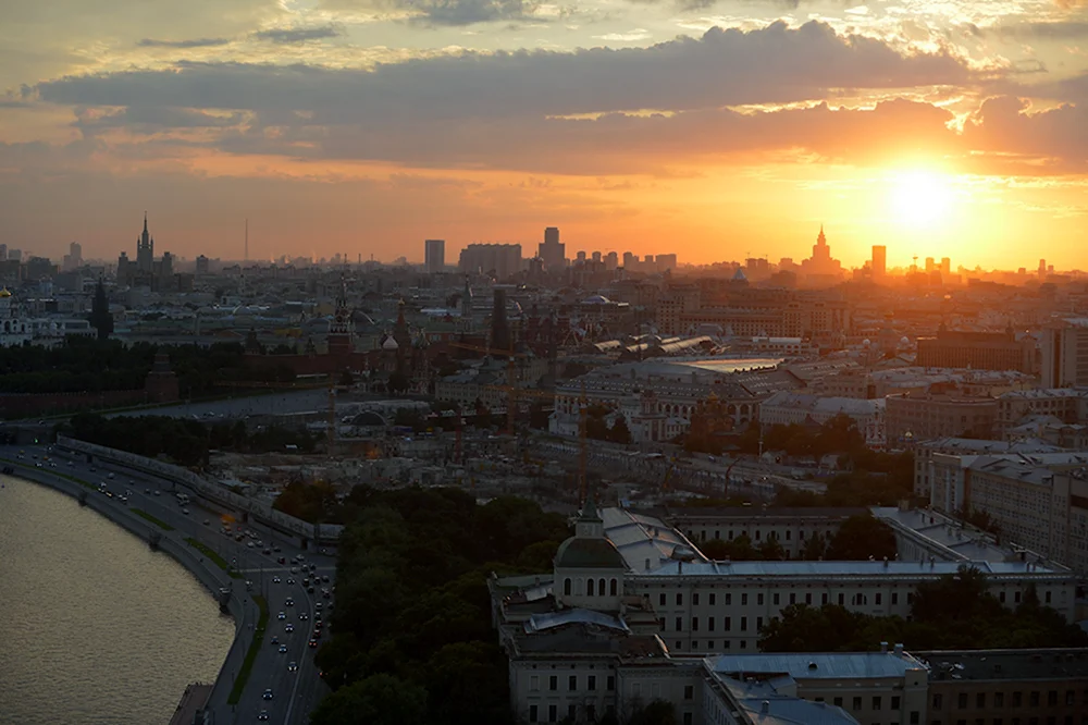 Солнечное утро в Москве