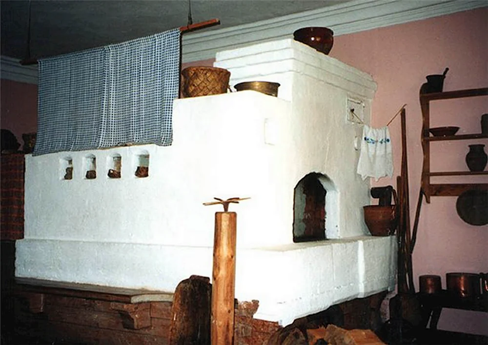 Старинная печь лежанка 17век